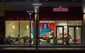 2 Restaurants, Frühstück, Mittagessen, Abendessen, italienische Küche