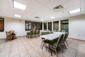 Dining - Welcome Suites (O'Fallon)