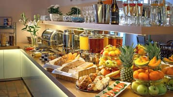 Free daily buffet breakfast