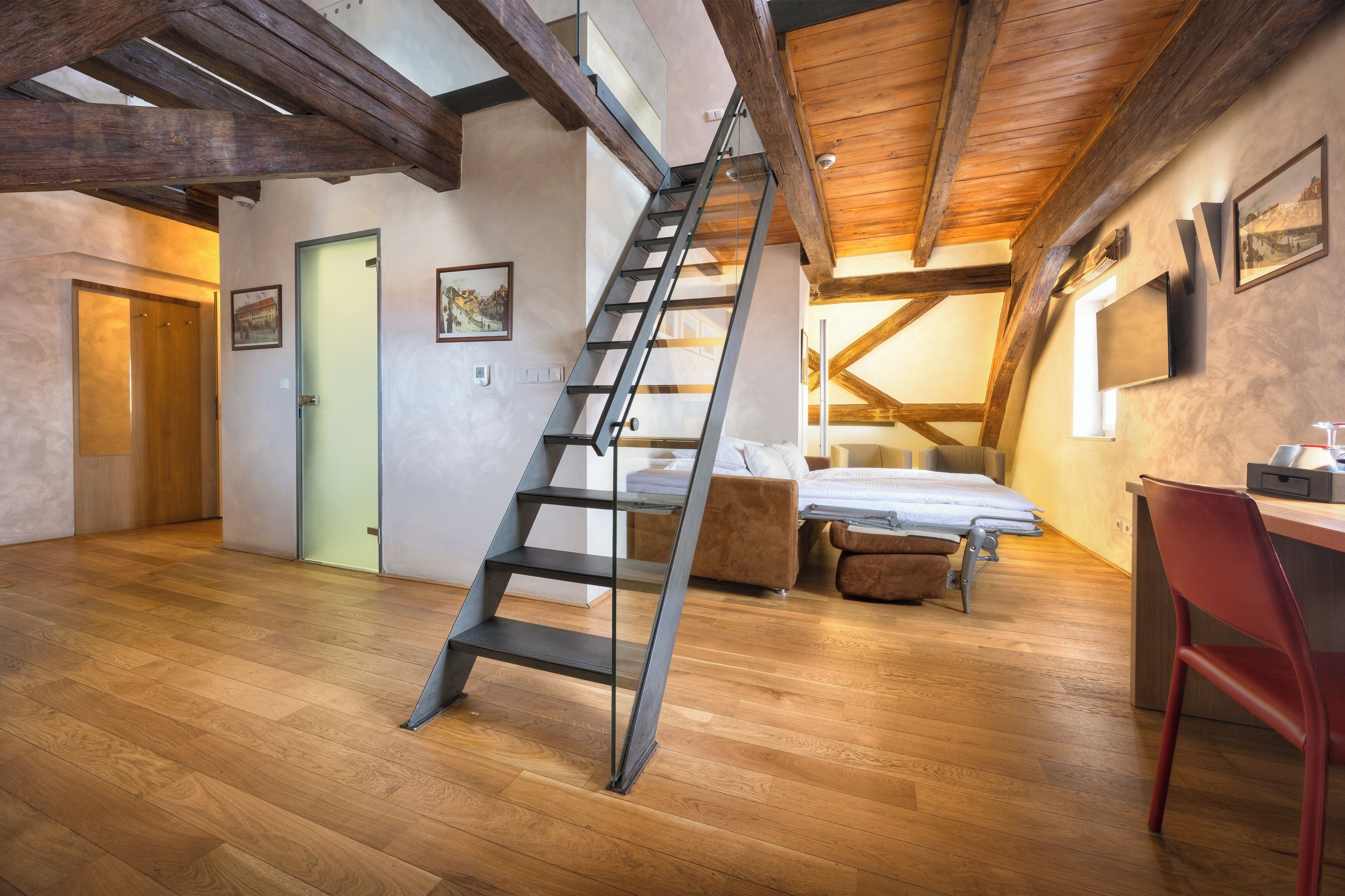 ملاءات للفراش لا تسبب الحساسية وألحفة محشوة بالريش وأسرّة سليكت كومفورت