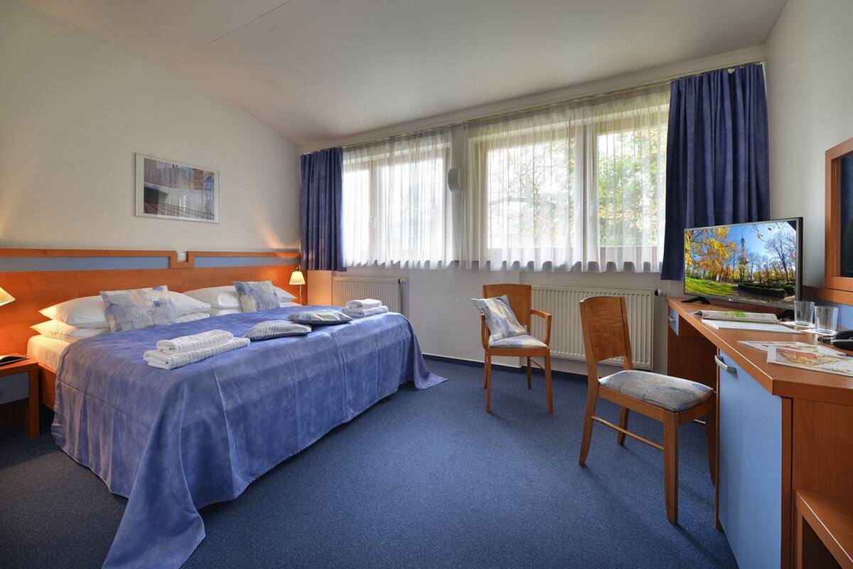 In-room safe, desk, iron/ironing board, free cots/infant beds