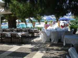 Breakfast, lunch, dinner served; Greek cuisine 