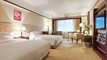 Minibar, in-room safe, alarm clocks