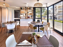 Lunch and dinner served, French cuisine