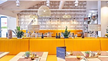 Lunch and dinner served, French cuisine