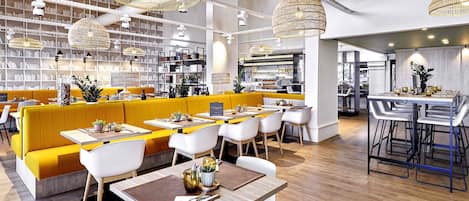 Lunch and dinner served, French cuisine