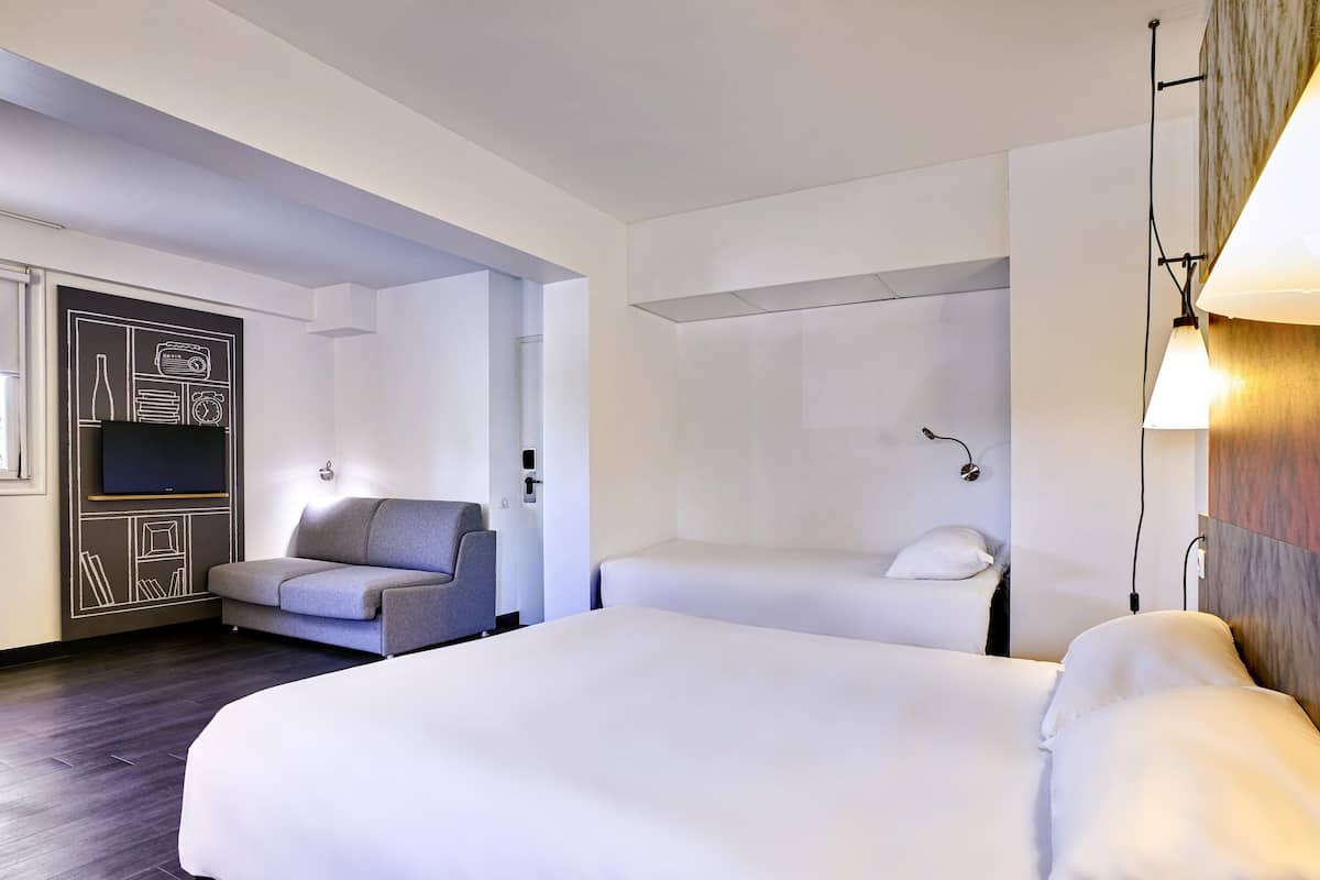 Studio, 2 Double Beds