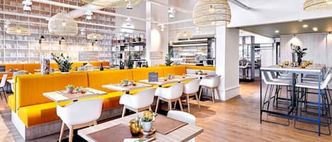 Lunch and dinner served, French cuisine