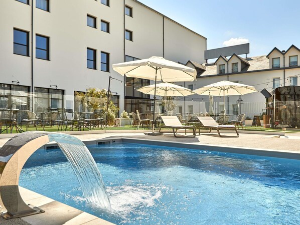 Sesongbasert utendørsbasseng