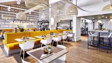 Lunch and dinner served, French cuisine