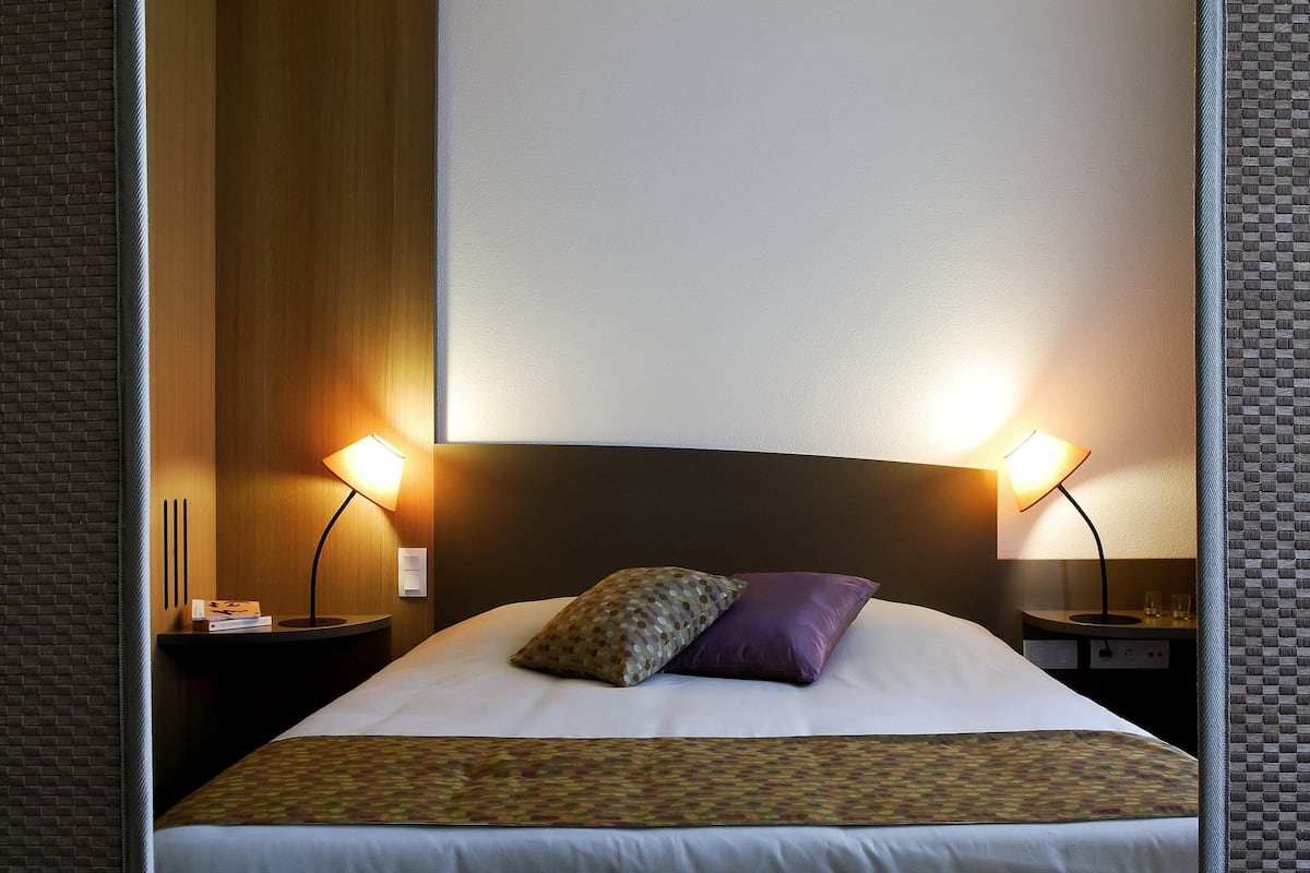 Departamento, 1 habitación | Caja de seguridad en la habitación, escritorio y insonorización