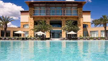 Bar (en la propiedad)