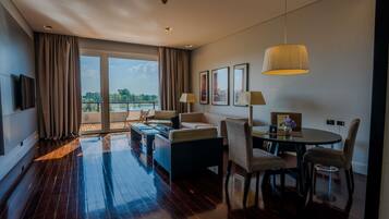 Ropa de cama de alta calidad y minibar