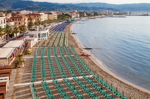 在附近的私人海滩、免费海滩班车、沙滩椅、海滩遮阳伞