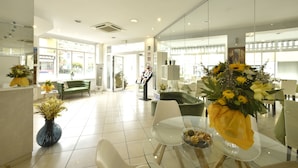 Reception - Hotel La Marina Mhotelsgroup (San Bartolomeo al Mare)