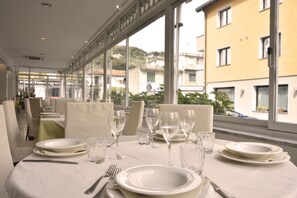Breakfast, lunch and dinner served  - Hotel La Marina Mhotelsgroup (San Bartolomeo al Mare)