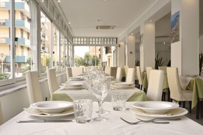 Breakfast, lunch, dinner served; Mediterranean cuisine  - Hotel La Marina Mhotelsgroup (San Bartolomeo al Mare)