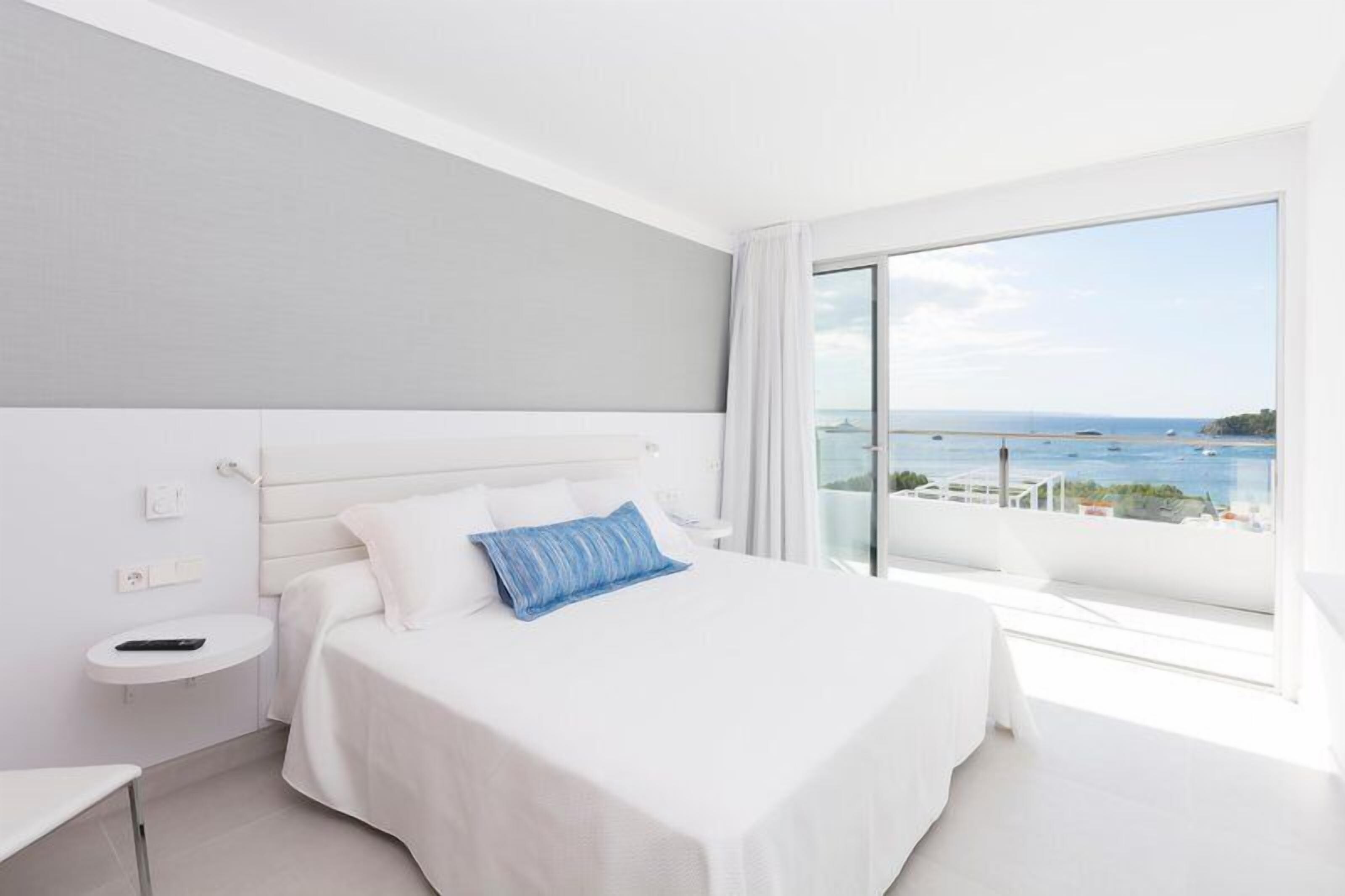 Presidential Suite, Sea View (Sky Lounge Acces) | Premium bedding, minibar, in-room safe, desk