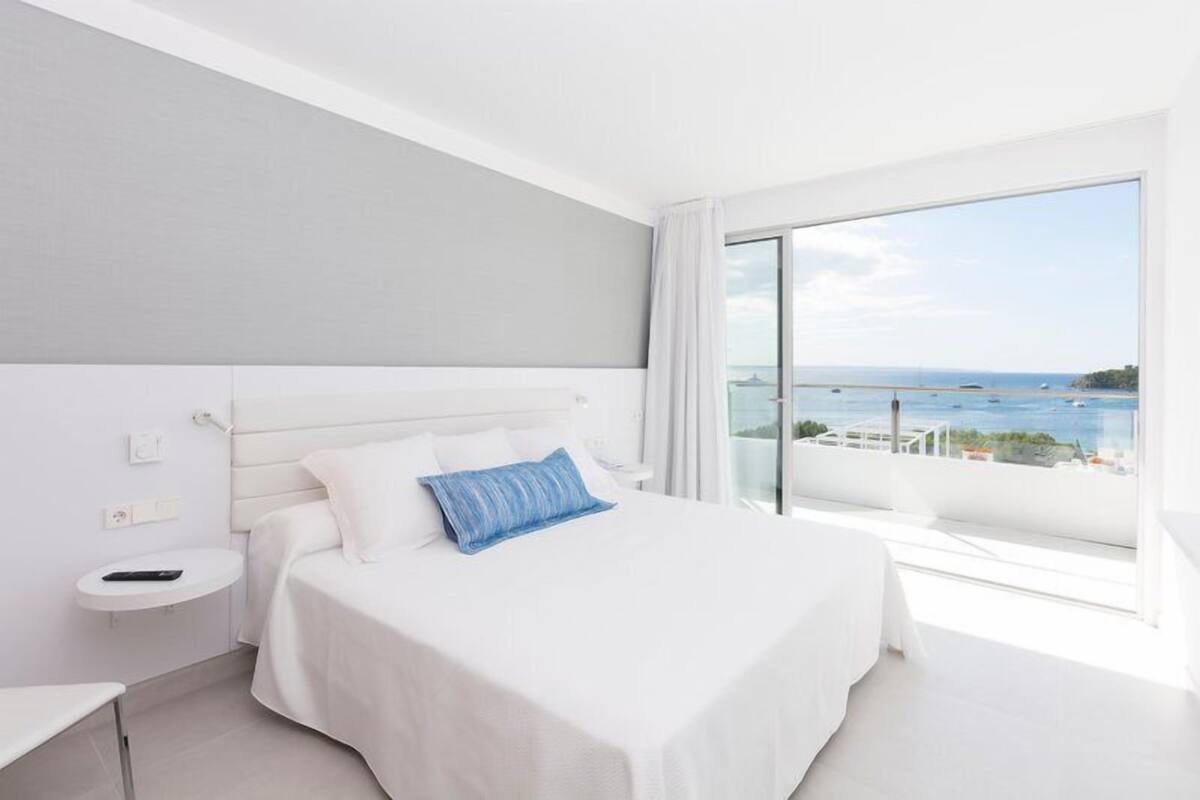 Presidential Suite, Sea View (Sky Lounge Acces) | Premium bedding, minibar, in-room safe, desk