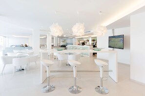 2 bars/lounges, poolside bar - Reverence Mare Hotel - Adults Only (Calvia)