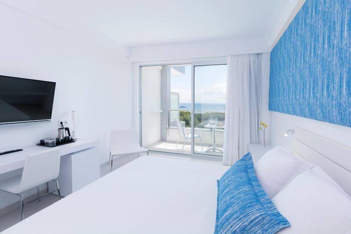 Privilege Sea View - Sky Lounge Acces | Premium bedding, minibar, in-room safe, desk