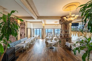 Interior - Hotel Adrovic Sveti Stefan (Sveti Stefan)