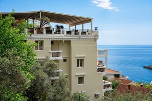 Exterior - Hotel Adrovic Sveti Stefan (Sveti Stefan)