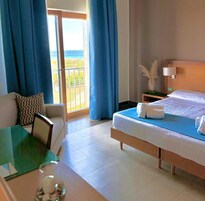 Minibar, caja de seguridad en la habitación, escritorio y wifi gratis 