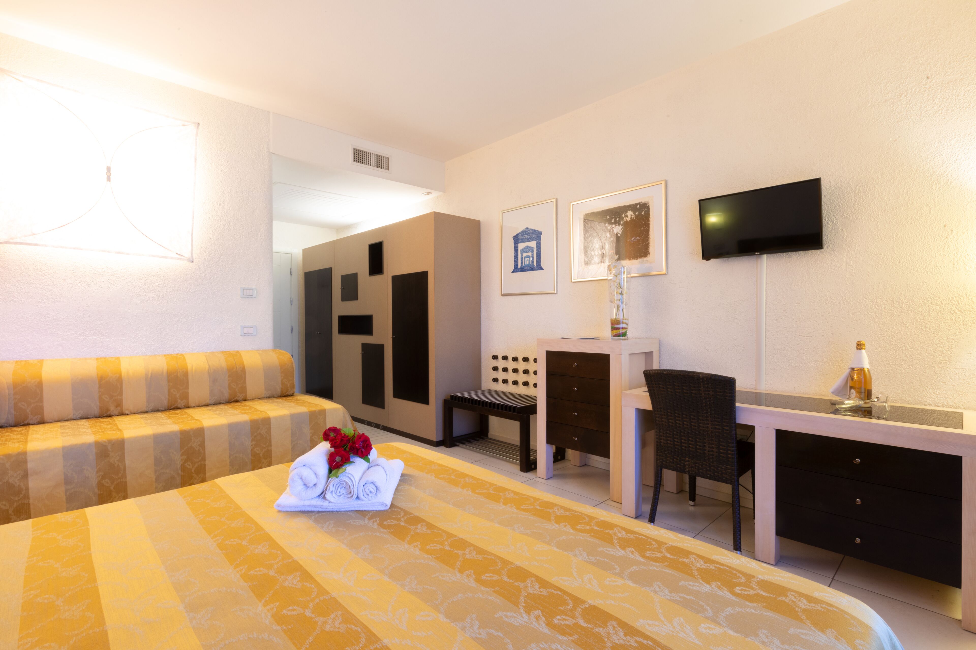 1 bedroom, minibar, in-room safe, desk