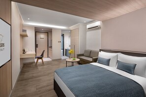 豪华行政单房公寓 | 客房内保险箱、遮光窗帘、熨斗/熨衣板、免费 WiFi