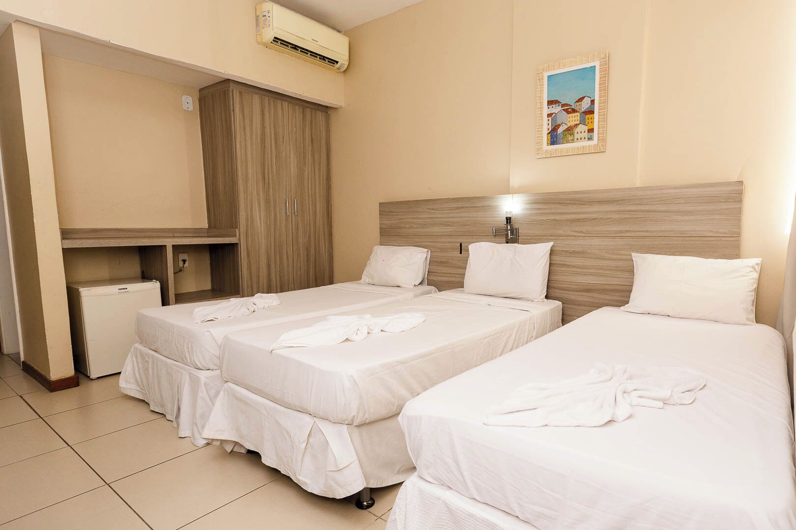 Quarto Triplo com 3 camas de Solteiro | Minibar, free WiFi, wheelchair access
