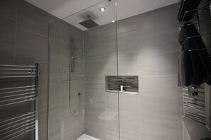 Executive Room, 1 Double Bed, Non Smoking | Bathroom