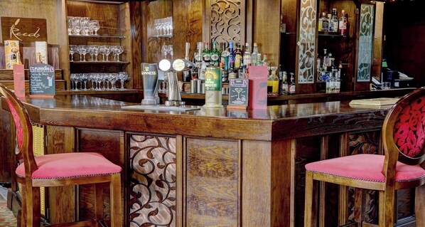 2 bares/lounges