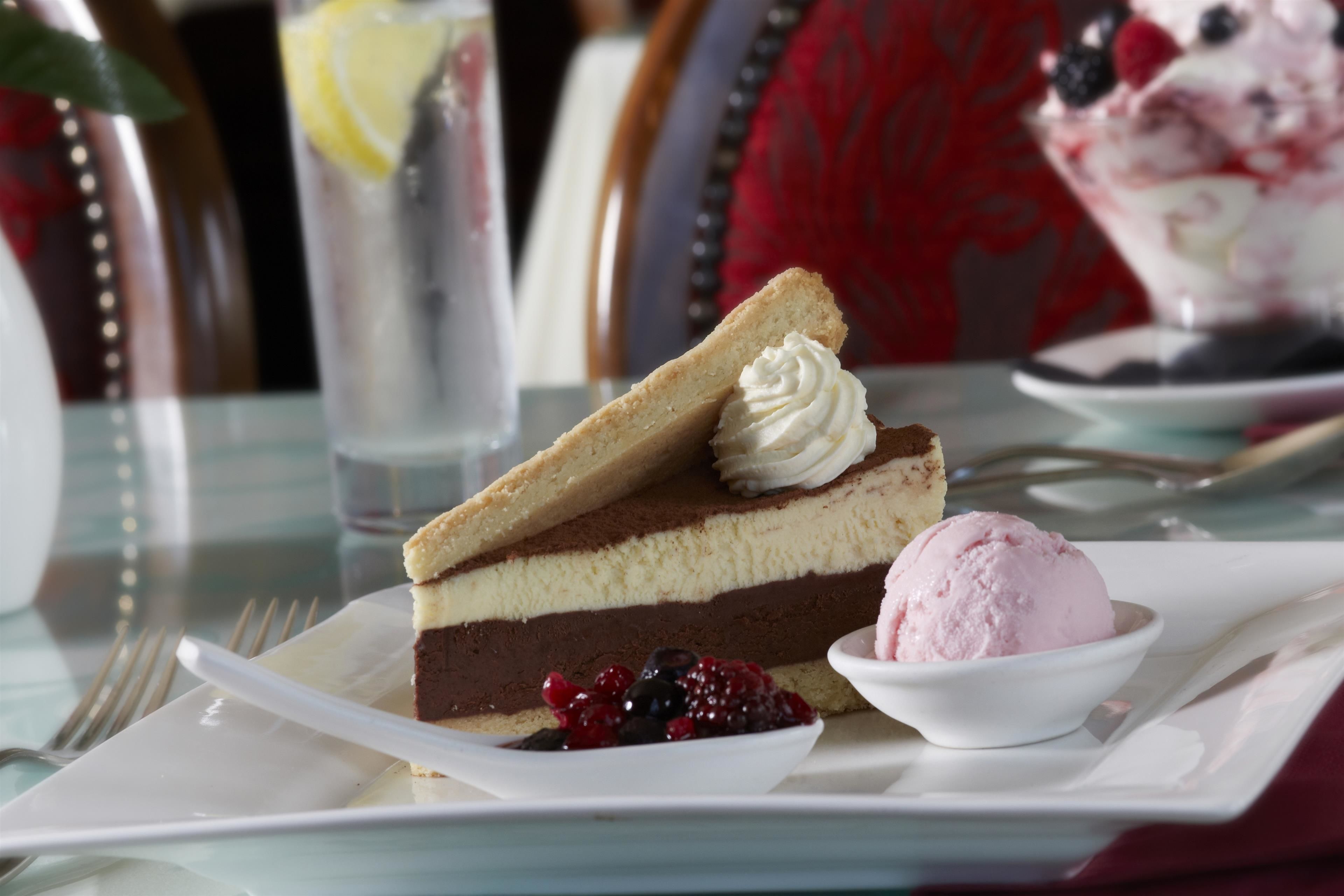 2 restaurants, lunch served