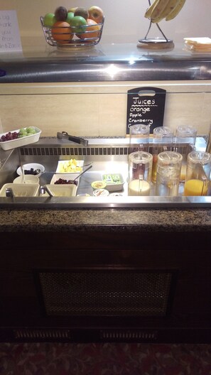 Daily buffet breakfast (GBP 10 per person)