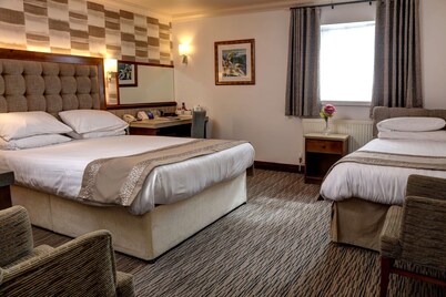 Pastures Hotel