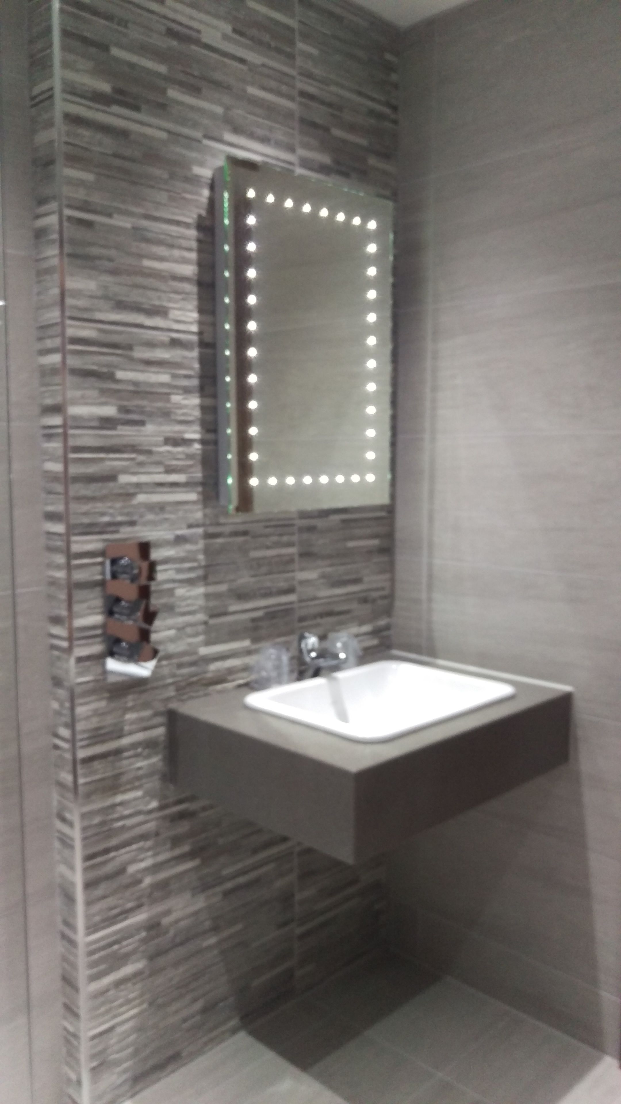 standard room, multiple beds, non smoking | bathroom sink