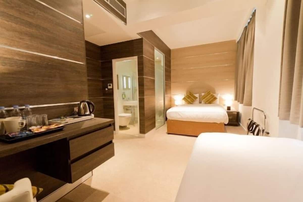 In-room safe, desk, blackout drapes, soundproofing