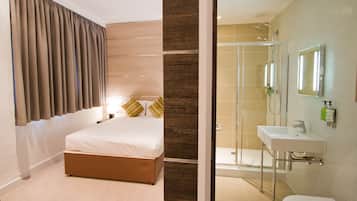 스탠다드 더블룸 | 1 개의 침실, 객실 내 금고, 책상, 암막 커튼