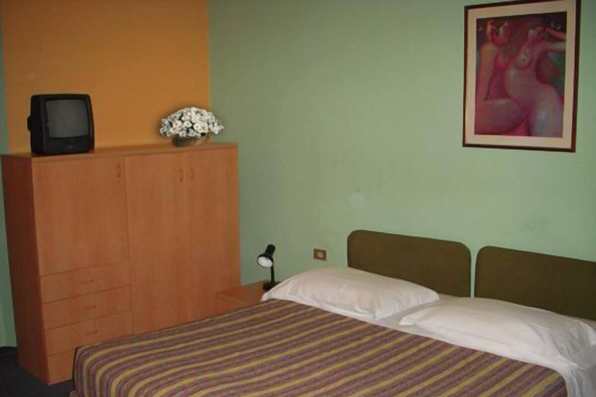 In-room safe, blackout curtains, rollaway beds