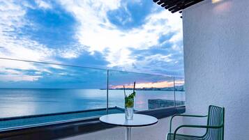 Junior Suite, Sea View (open plan) | Terrace/patio