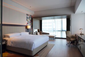 Deluxe Room, 1 King Bed (Grand) | Living area