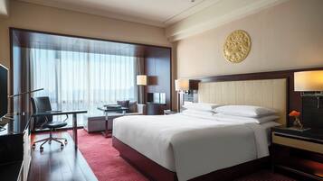 Quarto club, 1 cama King | Roupas de cama premium, frigobar, cofres nos quartos, escrivaninha