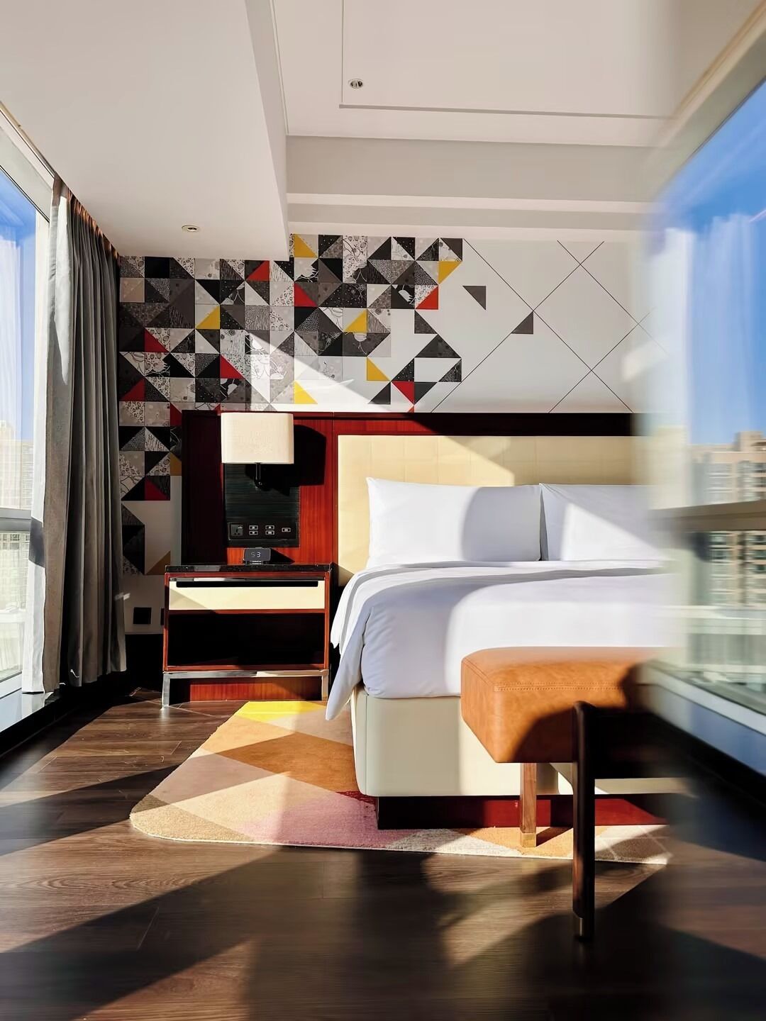 Premium bedding, minibar, in-room safe, desk