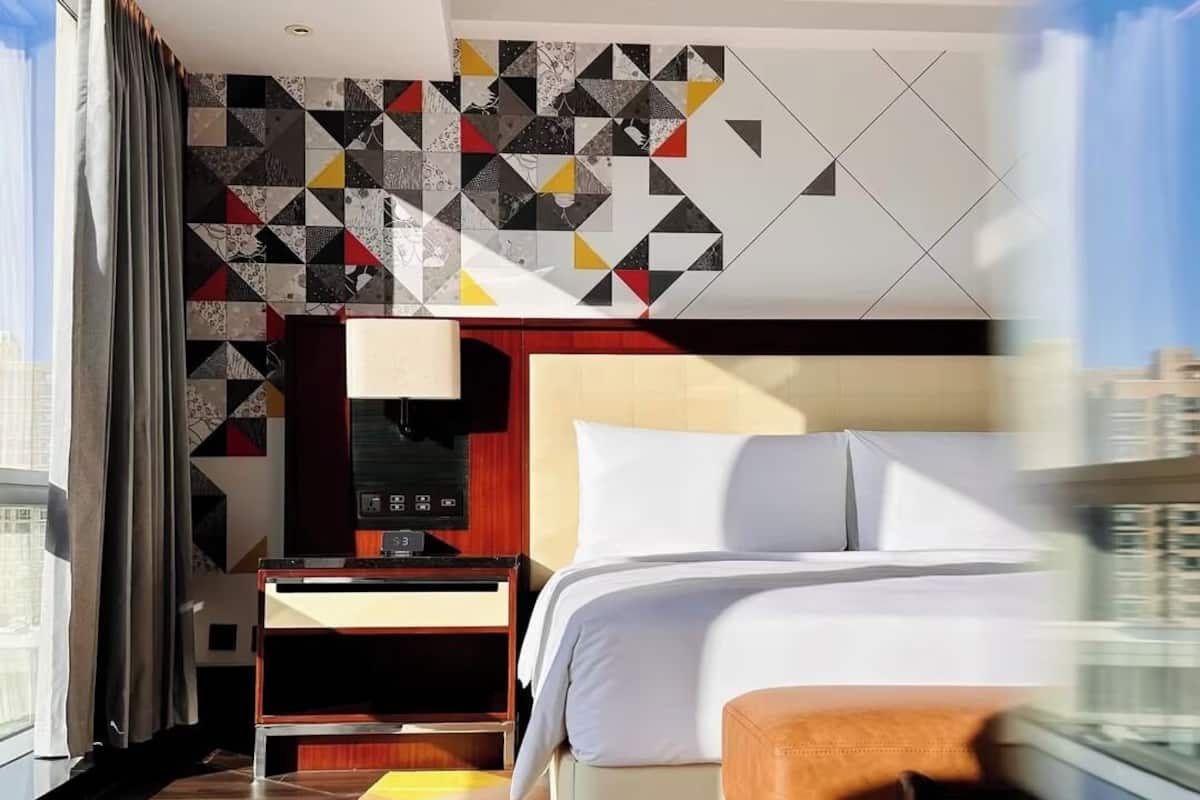 Premium bedding, minibar, in-room safe, desk