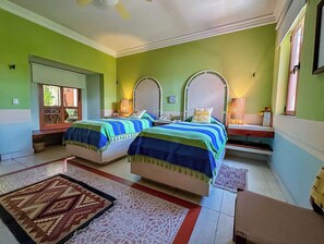 In-room safe, individually decorated, individually furnished, desk - Hotel Boutique Casa San Angel (Mérida)