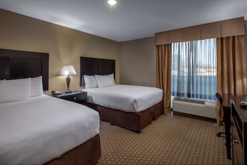 In-room safe, individually furnished, desk, laptop workspace