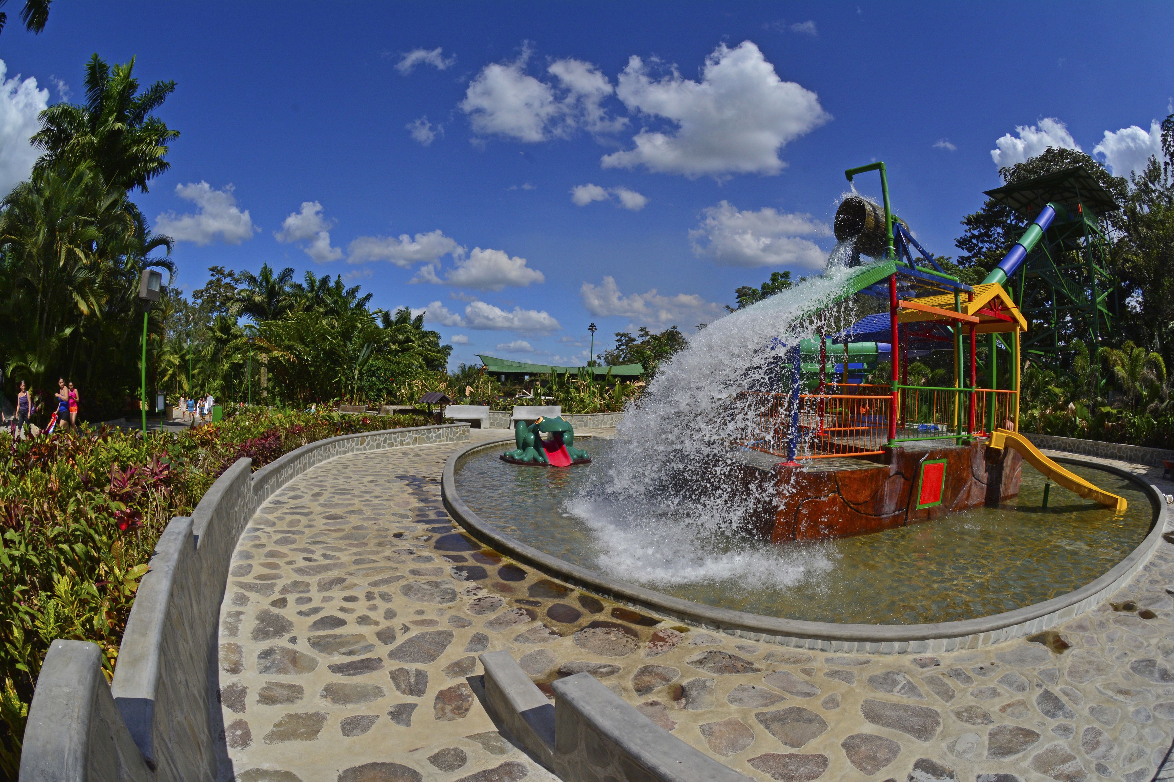 10 indoor pools, 15 outdoor pools, pool loungers