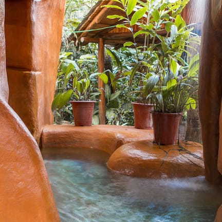 Couples treatment rooms, hydrotherapy, aromatherapy, body wraps