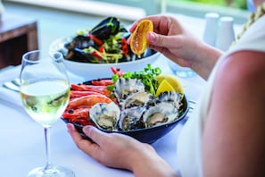 Dining - Paradise Palms Resort (Cairns)